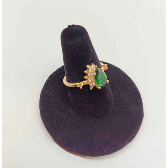 Green CZ Cluster Ring Gold Plated Size 6.75 Sparkling Statement Jewelry New - Picture 3 of 5